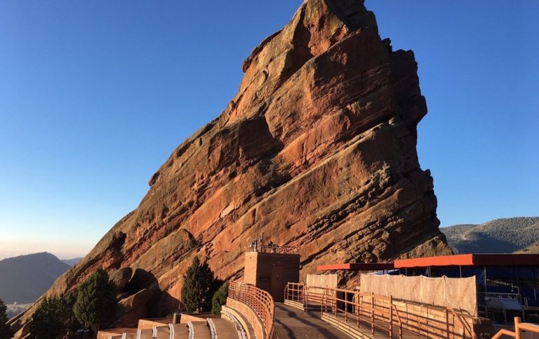 Red Rocks Shuttle: Your Go-To Amphitheatre Shuttle Service